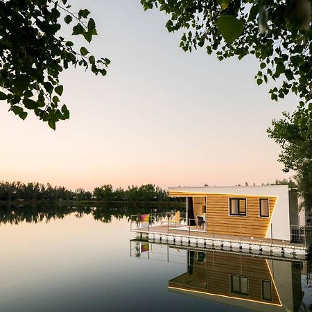 Village Lake Placid Silvi Marina Ngoại thất bức ảnh
