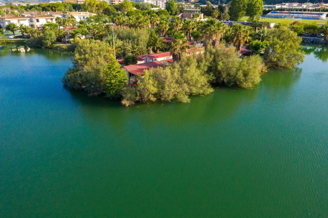 Village Lake Placid Silvi Marina Ngoại thất bức ảnh