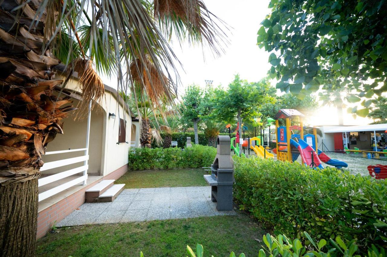 Village Lake Placid Silvi Marina Ngoại thất bức ảnh